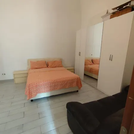House In Historic Style Palace Apartment Bari